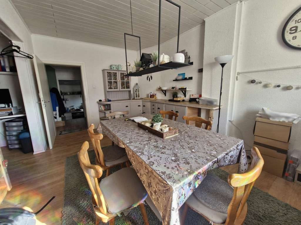 Immobilie in Wadgassen - Charmantes Einfamilienhaus mit Garage und pflegeleichtem Garten - Bild 3