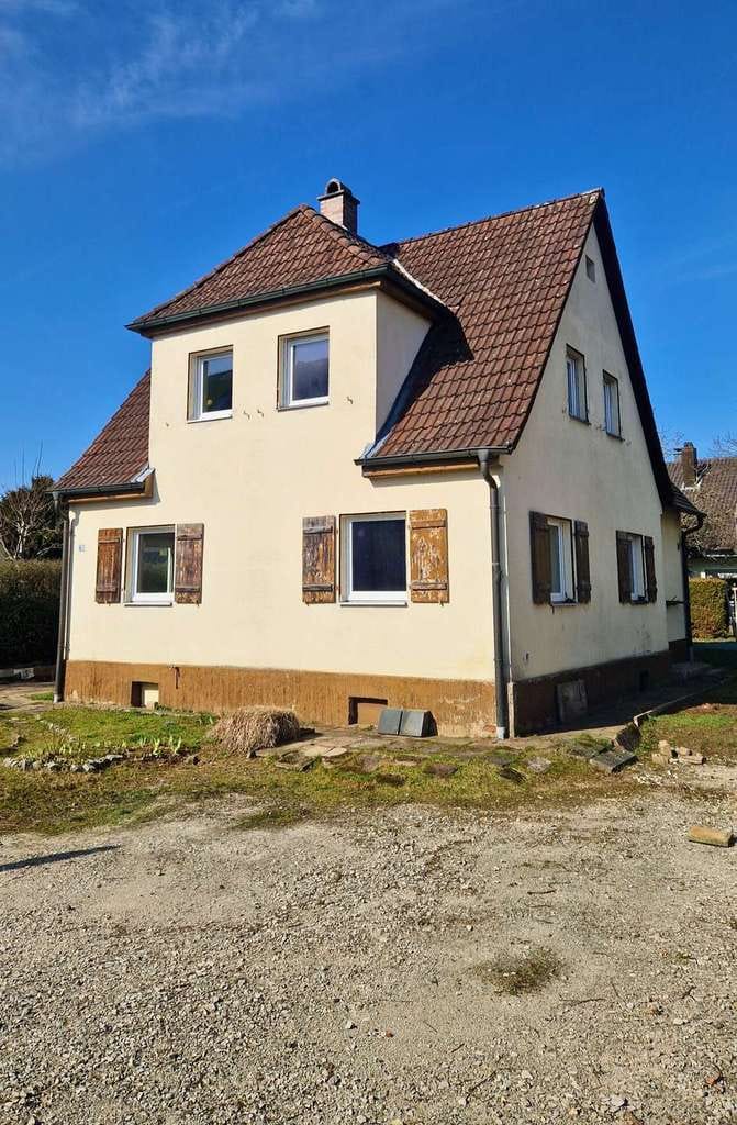 Immobilie in Winkelhaid - Großzügiges Familienhaus mit Entwicklungspotenzial und großem Garten in Winkelhaid - Bild 0