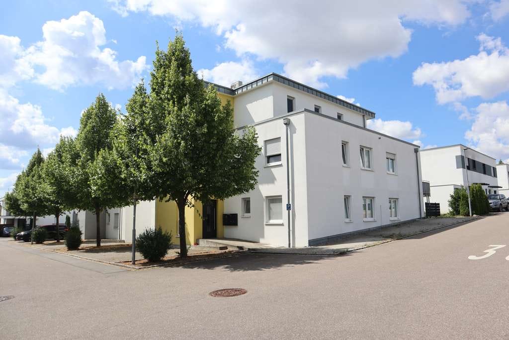 Immobilie in Abstatt - Moderne Erdgeschosswohnung mit Terrasse, Garten & exzellenter Energieeffizienz - Bild 1