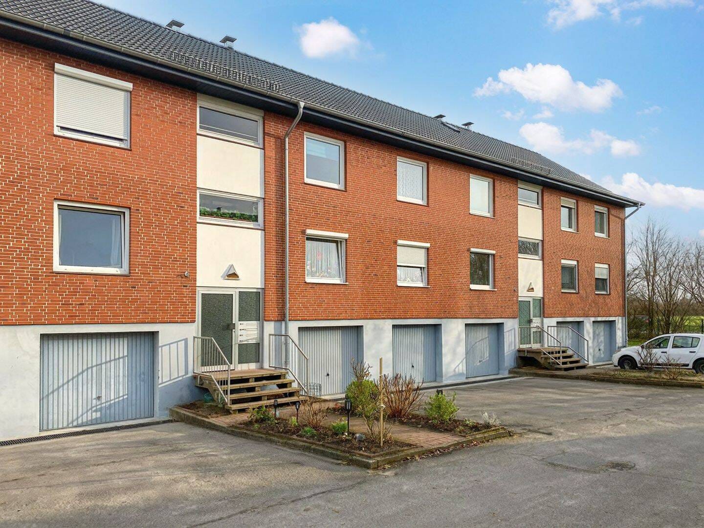 Immobilie in Elmenhorst - . . . mietfreie Etagenwohnung in guter Lage . . . - Bild 1