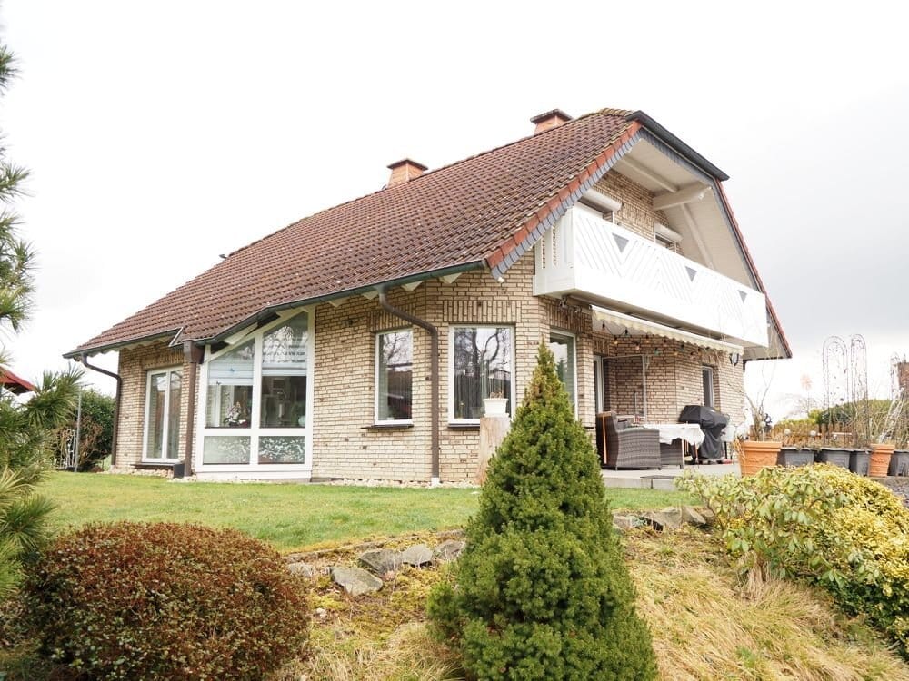 Immobilie in Girod - Ansprechendes Wohnhaus in schöner Ortsrandlage von Girod - Bild 0