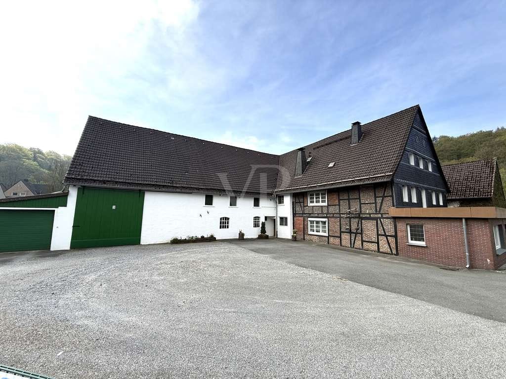 Immobilie in Balve - Historischer Resthof mit Bauerngarten – Freiraum für Familien und Tierliebhaber - Bild 3