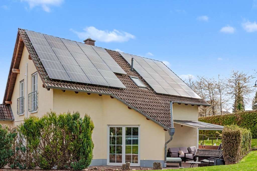 Immobilie in Hüffelsheim - Einfamilienhaus - Traum für junge Familien mit tollem Garten in Südausrichtung - Bild 2