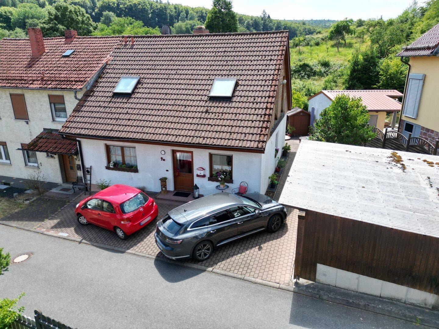 Immobilie in Rechtenbach - Gepflegtes Einfamilienhaus mit sonnigem Außenbereich - Bild 0