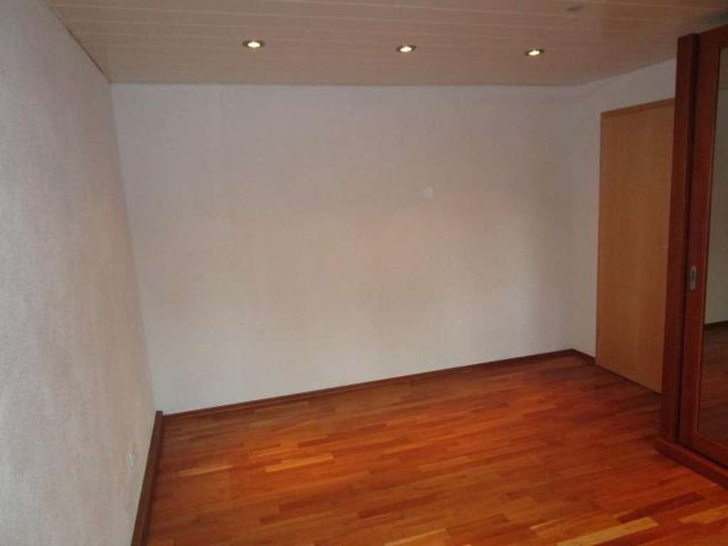 Immobilie in Mutterstadt - 2 Familienhaus mit großen Grundstück Option für weiteren Neubau - Bild 2