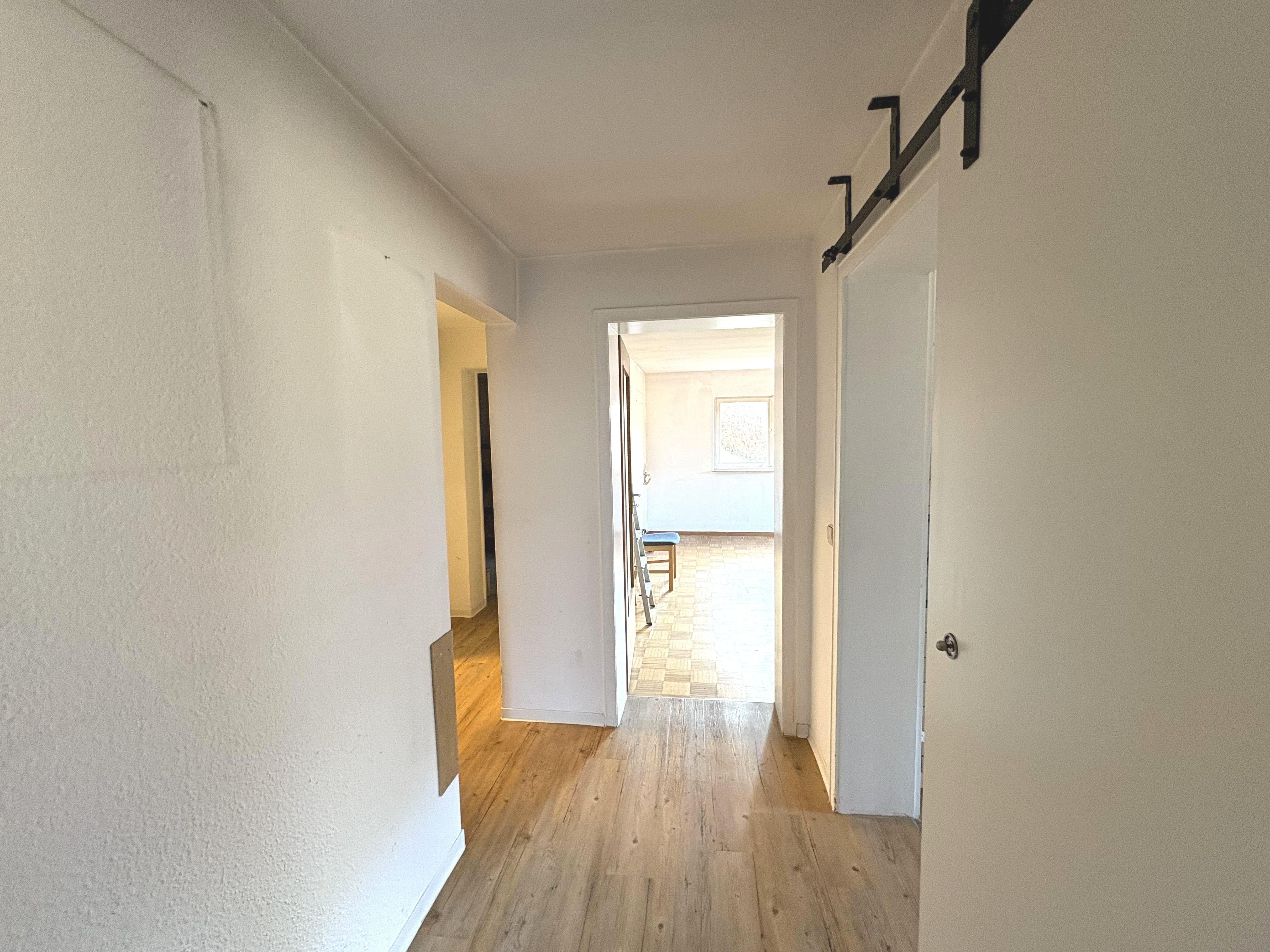 Immobilie in Uhingen - Handwerker aufgepasst! Massiv erbautes Zweifamilienhaus mit Entwicklungspotenzial in Nassach!! - Bild 1