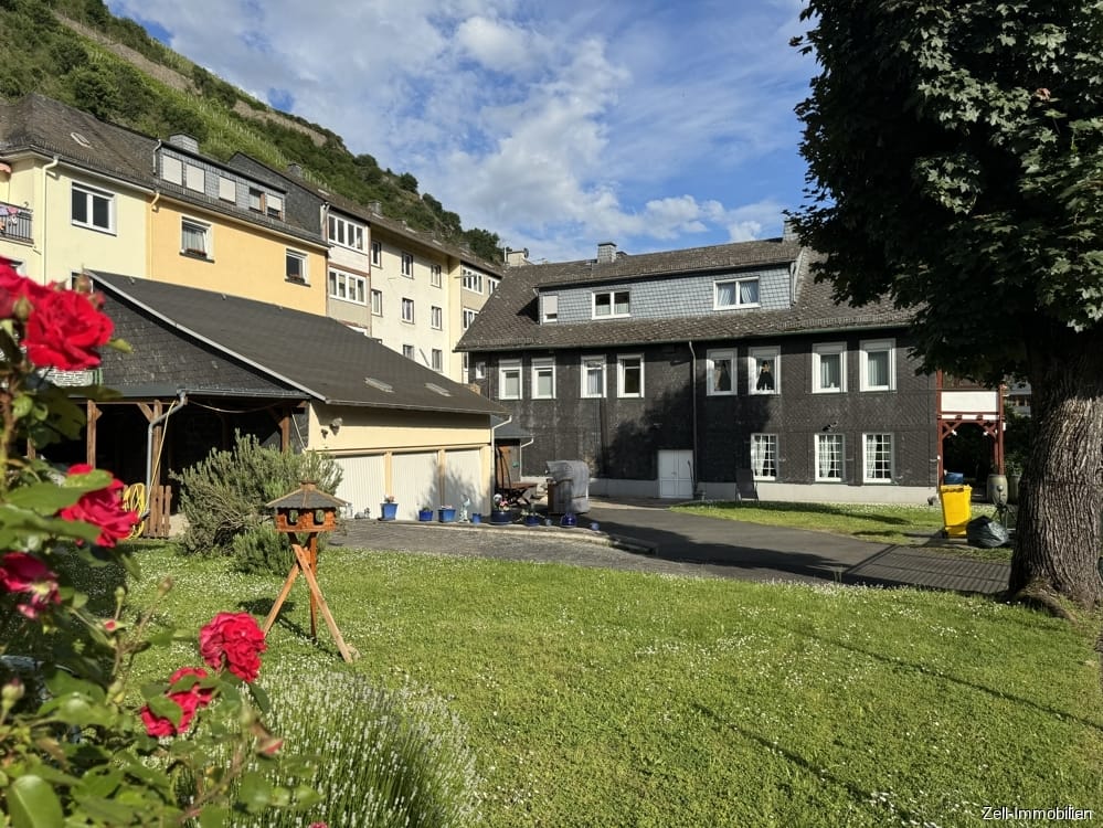 Immobilie in Kaub - Schönes, großzügiges Zweifamilienhaus mit Ferienwohnung auf einem 999 m² großen Grundstück - Bild 1