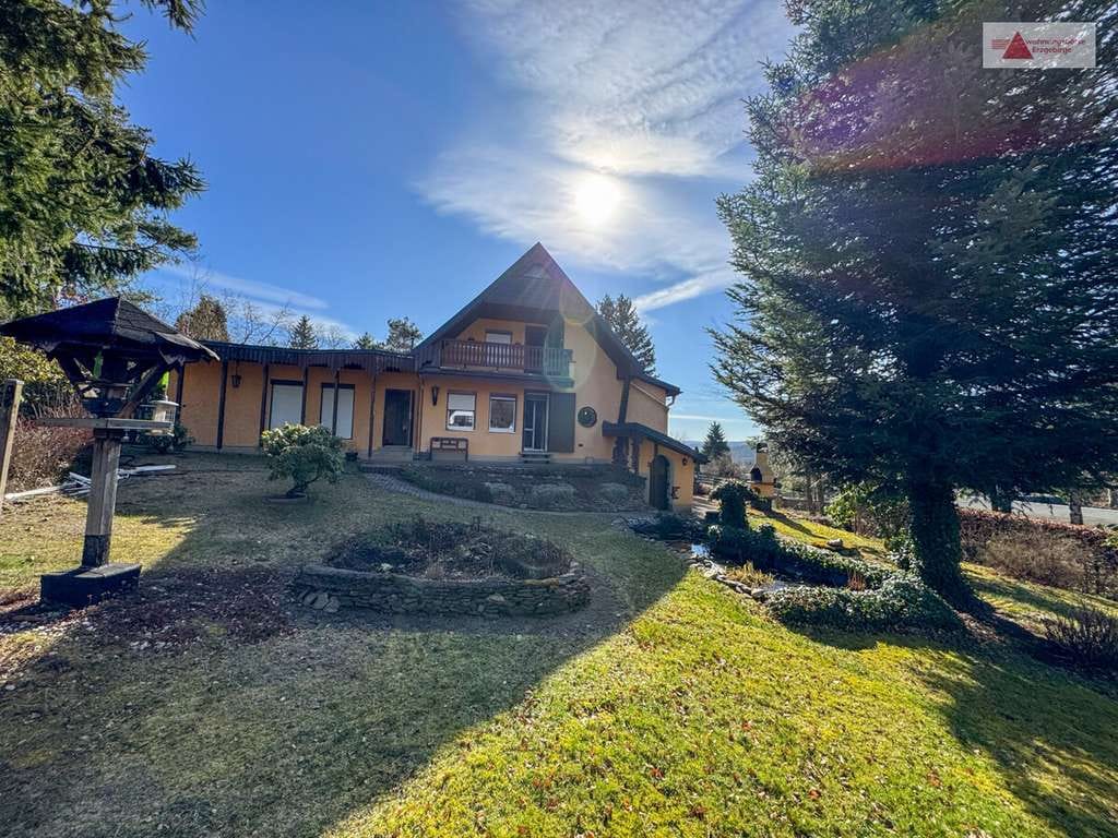 Immobilie in Lauter-Bernsbach - Ein Häuschen im Grünen! Einfamilienhaus in beliebter Lage von Lauter! - Bild 1