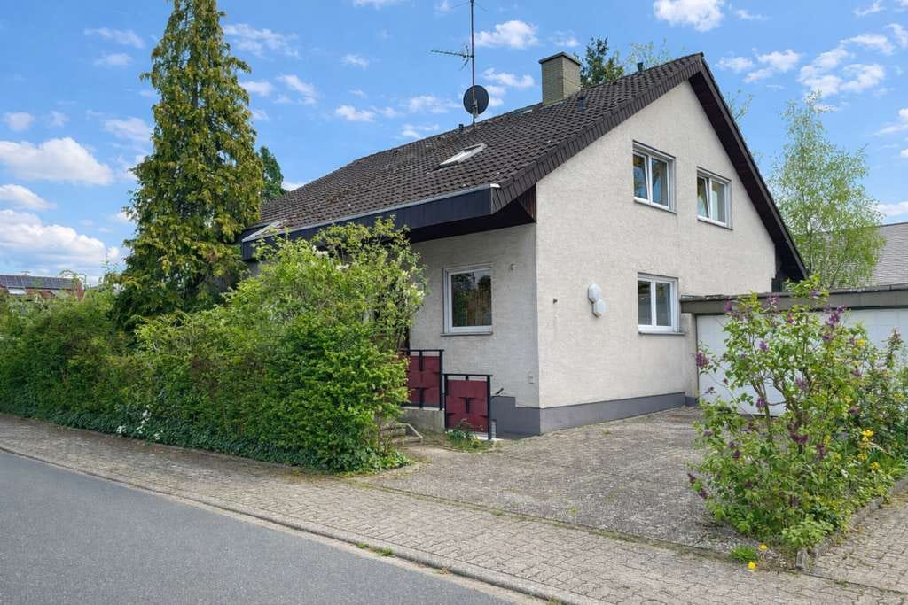 Immobilie in Linkenheim-Hochstetten - Die 80er feiern ihr Comeback - EFH mit Einliegerwohnung in ruhiger und angenehmer Wohnlage - Bild 0