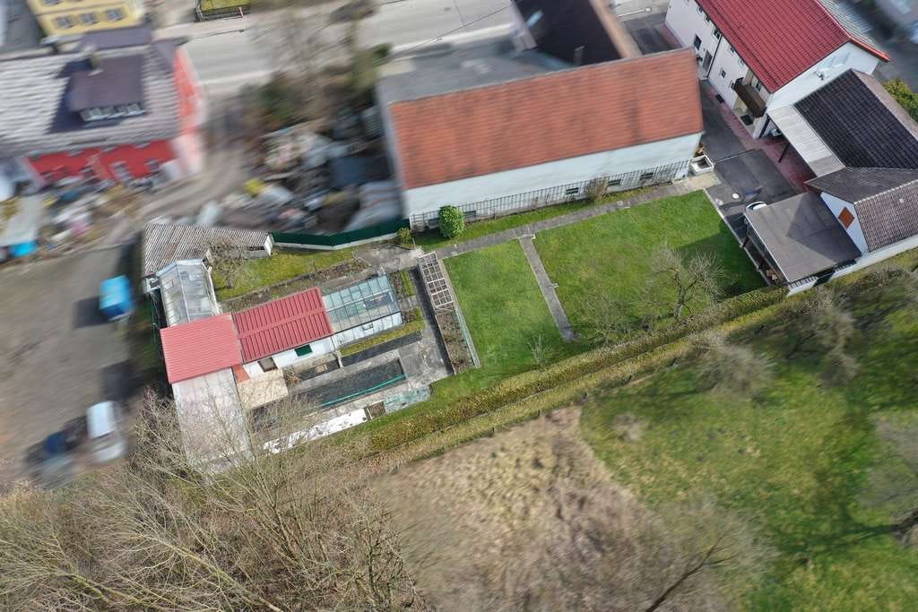 Immobilie in Jettingen-Scheppach - Traumhaftes Zweifamilienhaus mit Nebengebäuden in toller Lage von Jettingen – Scheppach auf 1380m2! - Bild 2