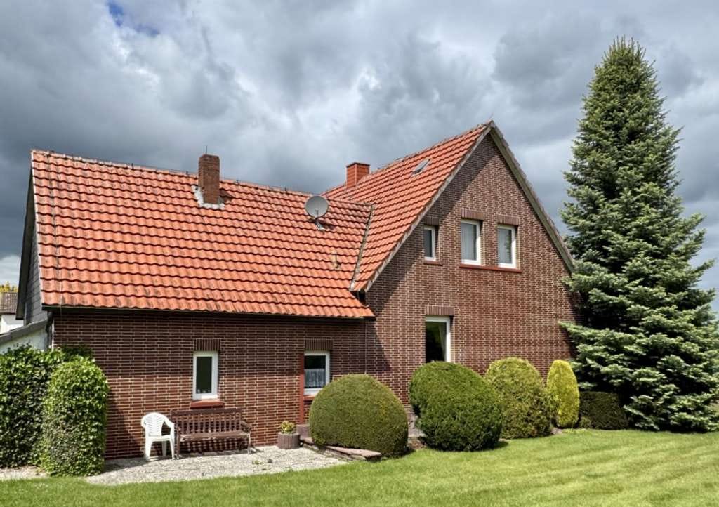 Immobilie in Extertal - Einfamilienhaus in naturverbundener Lage - Bild 1