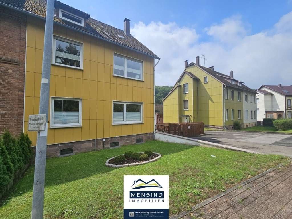 Immobilie in Lenne - Dieses Zweifamilienhaus bietet viel Platz für Ihre Familie - Bild 2
