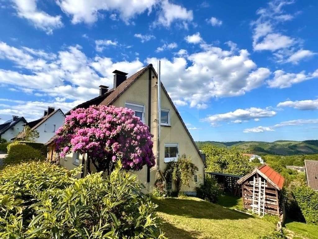 Immobilie in Schalksmühle - Schalksmühle Rotthausen - Einfamilienhaus mit zwei Wohneinheiten  - 756 m² Grundstück - Bild 1