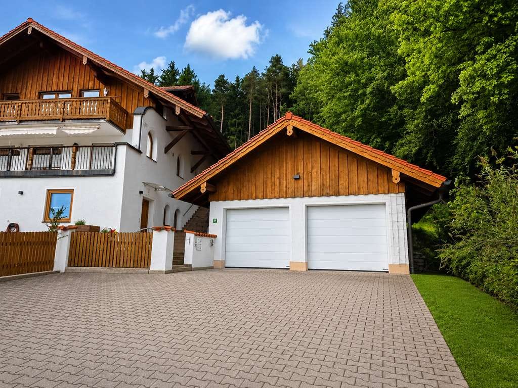 Immobilie in Steinhöring - Wohnen mit Hauscharakter – 5 Zimmer, Bergblick, großer Garten und viel Platz in sehr ruhiger Lage - Bild 3