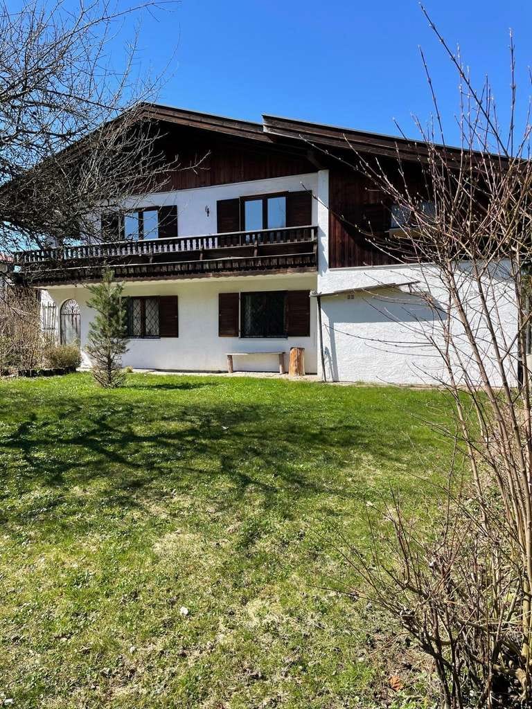 Immobilie in Miesbach - Gemütliches Zweifamilienhaus in ruhiger & sonniger Lage in Miesbach - Bild 1