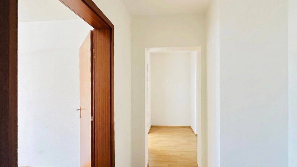 Immobilie in Überlingen - 3-ZIMMER-WHG MIT 2 TG-PLÄTZEN UND 2 BALKONEN IN SEENÄHE - Bild 4