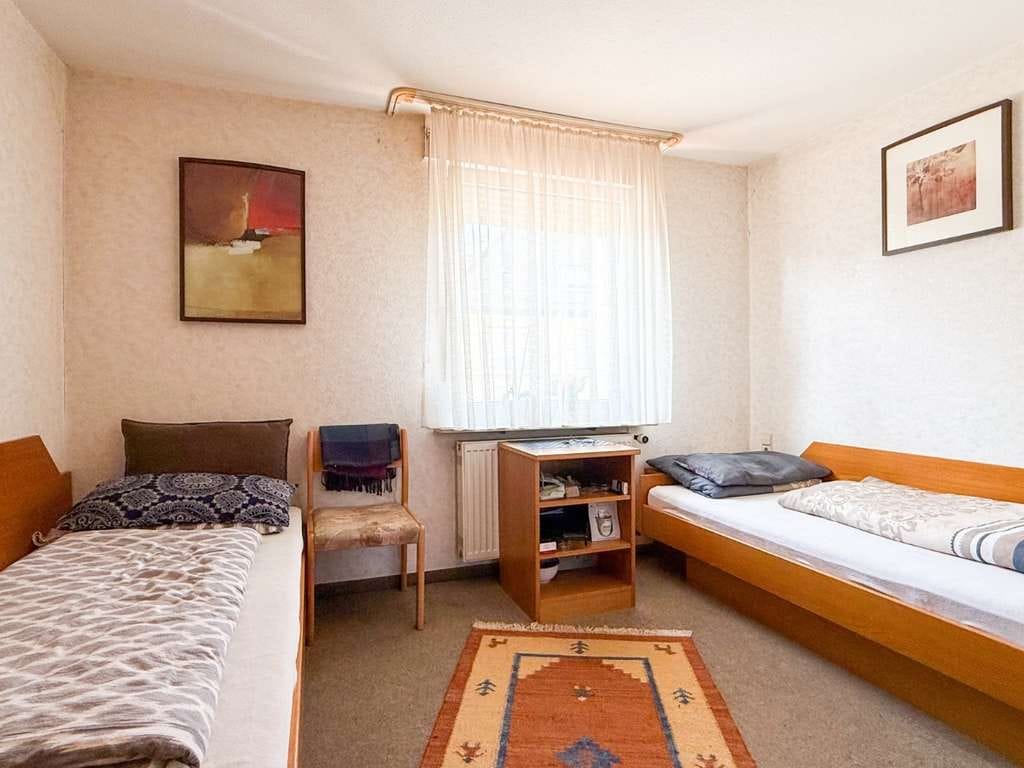 Immobilie in Neuhausen - Mehrfamilienhaus + Nebengebäude mit Entwicklungspotenzial - Bild 4