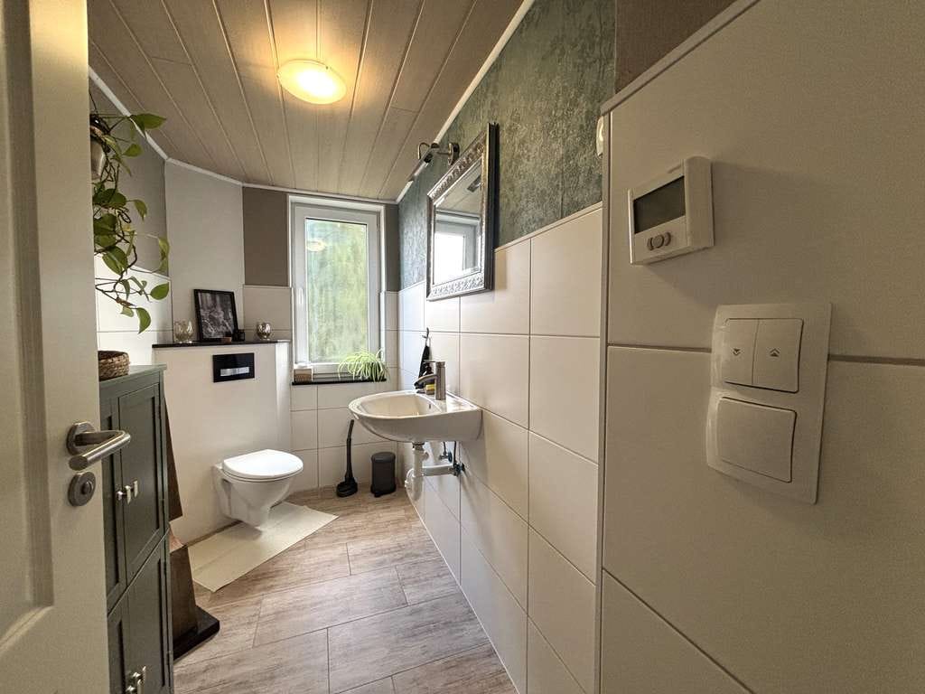 Immobilie in Grafhorst - Energieeffizient, großes Grundstück, schickes Bad, Glasfaser, Garage, Werkstatt, Wohnmobilstellplatz - Bild 3
