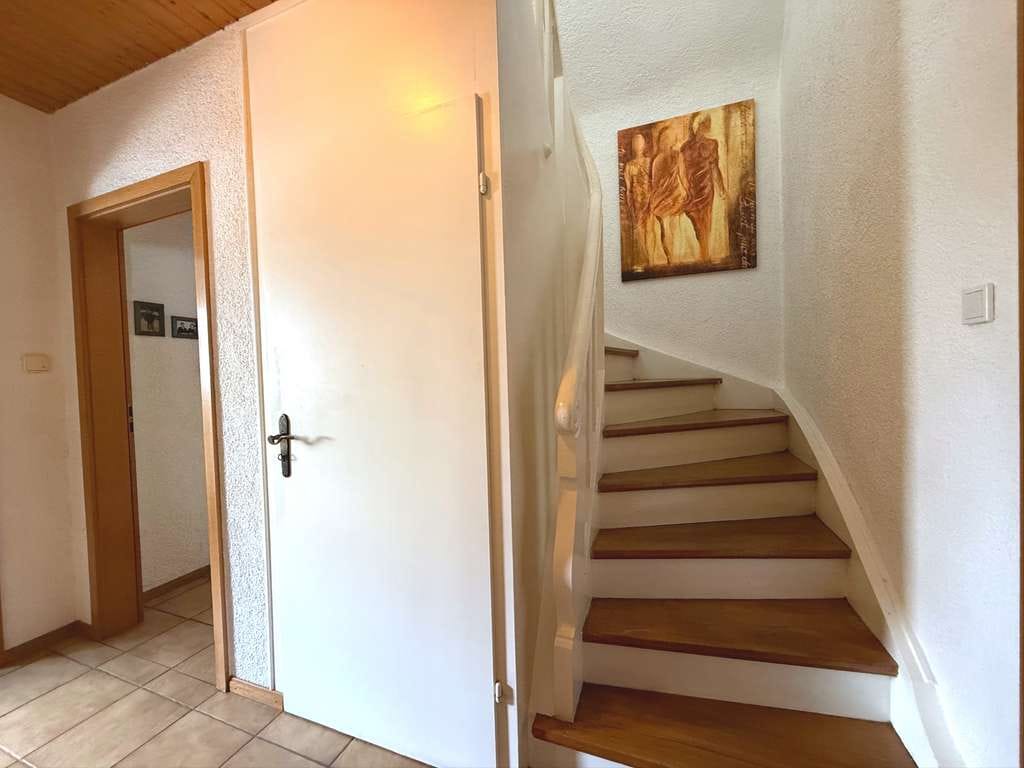Immobilie in Höhfröschen - Traumhaus in begehrter Höhenlage von Höheischweiler – gepflegtes Einfamilienhaus mit Traumgarten - Bild 1