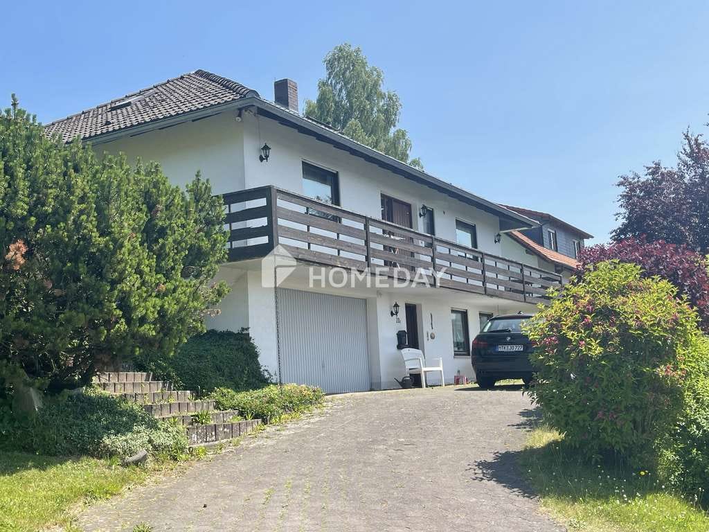 Immobilie in Gersfeld - EFH mit Einlieger-Fewo, Hanglage, Doppelgarage u. großem Grundstück - Bild 0