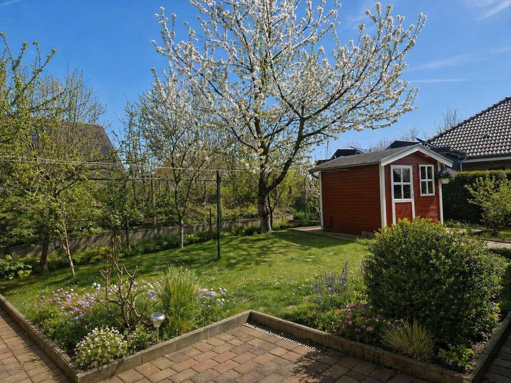 Immobilie in Schackendorf - Gepflegtes EFH in ruhiger Lage: Großzügiger Garten und 2 Terrassen nahe Bad Segeberg - Bild 3