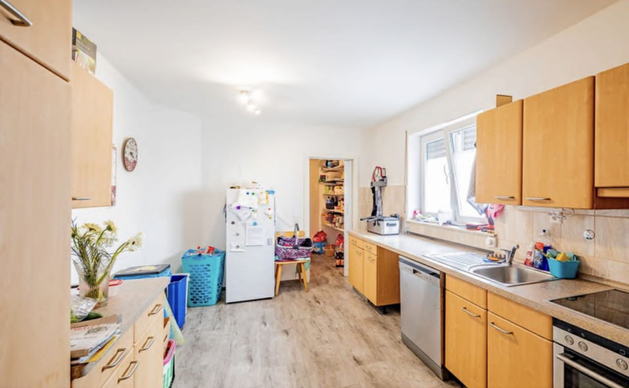 Immobilie in Kyllburg - Privat finanzierbar über den Verkäufer! Modernes Einfamilienhaus mit Dachterrasse und Garage in Hochlage von Kyllburg - Bild 4