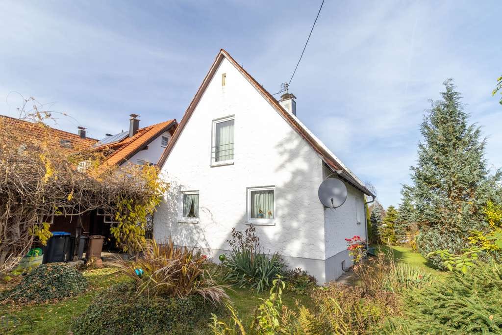 Immobilie in Raisting - Charmantes Altbau Einfamilienhaus mit Erweitertungspotenzial in Raisting - Bild 0