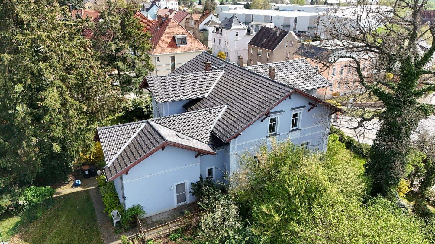 Immobilie in Lommatzsch - Historische Villa als exklusives Drei-Familienhaus auf parkähnlichem Grundstück - Bild 1