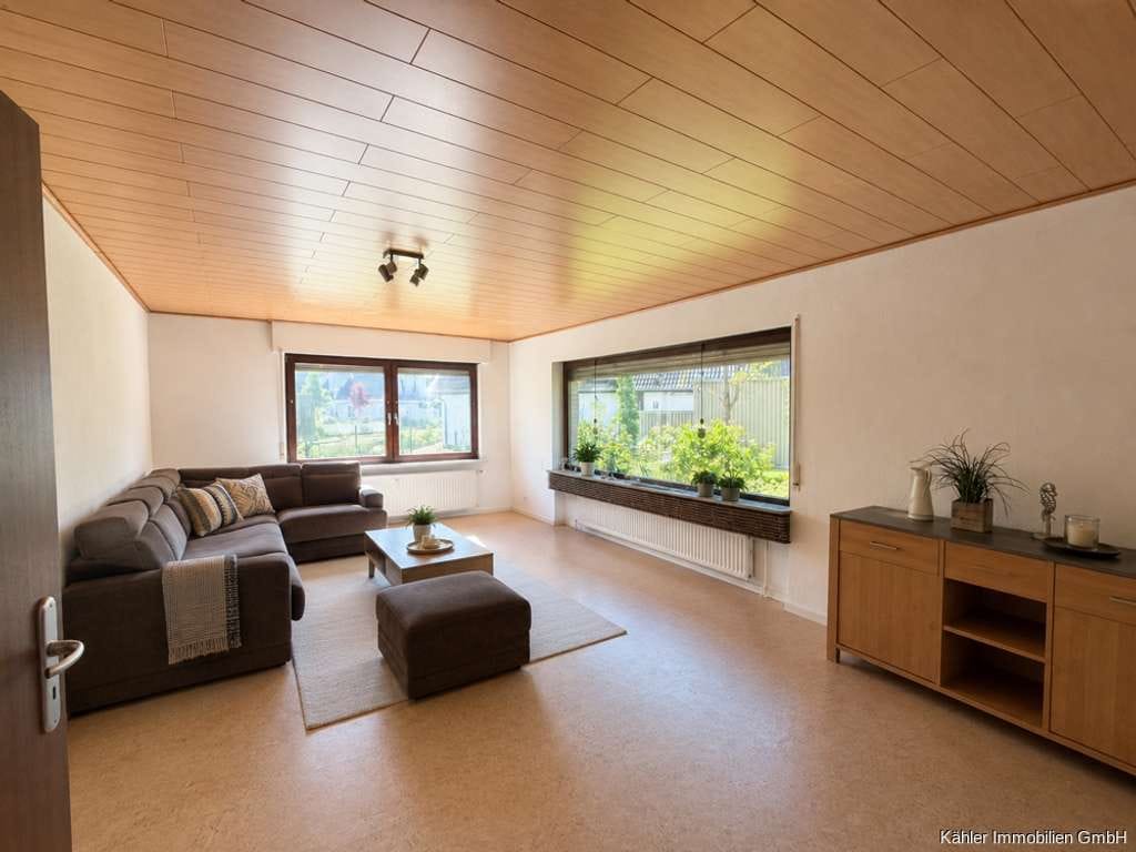 Immobilie in Büsum - Großes EFH mit ca.169 m² Wohnfläche, 3 Wohneinheiten in ruhigem Büsumer Wohngebiet - Bild 1