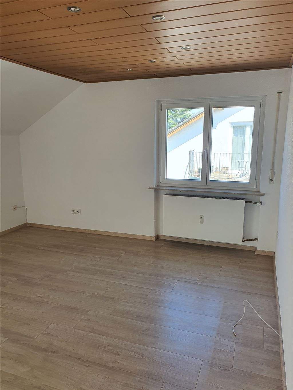 Immobilie in Trebur - Für Kapitalanleger: Vermietete 3-Zimmer-DG-Wohnung mit Garten in 3-Parteien-Haus - Bild 2