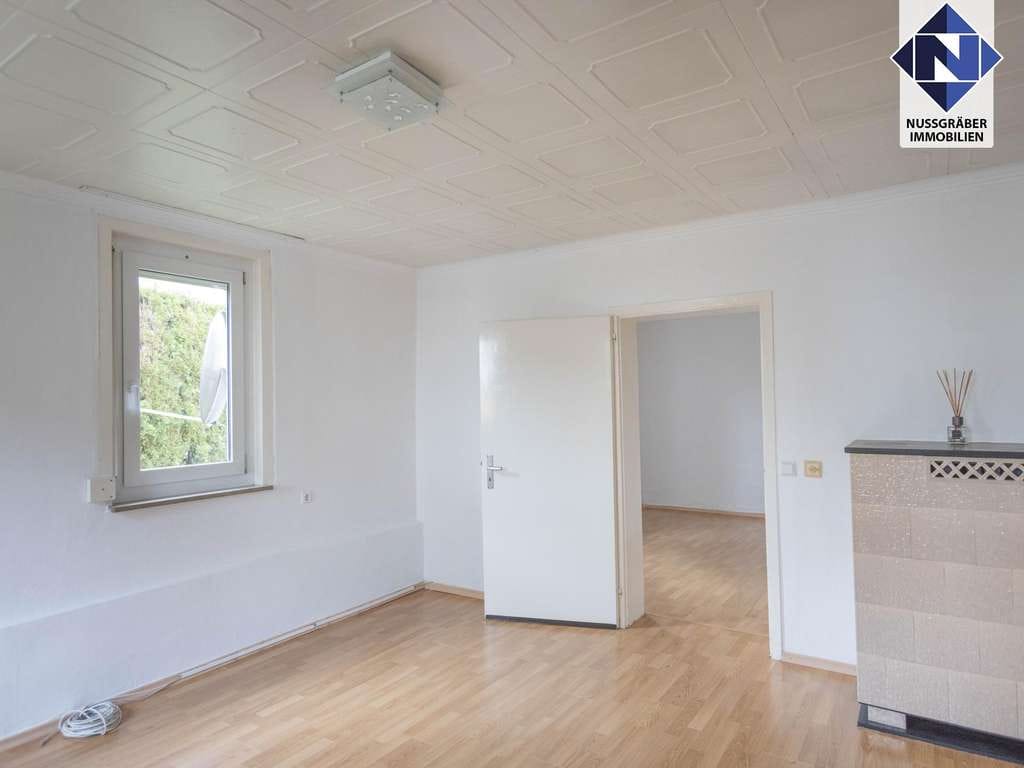 Immobilie in Kirchheim unter Teck - Großzügiges Generationenhaus mit 11 Zimmern und großem Hof- und Gartenbereich - Bild 2