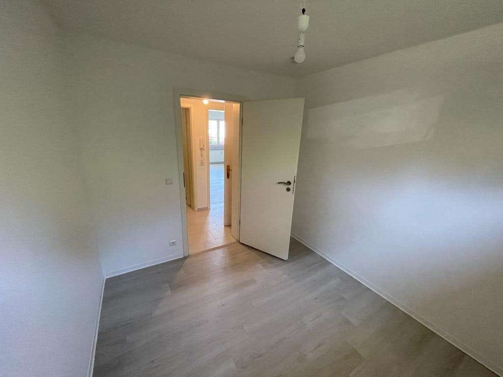 Immobilie in Esslingen am Neckar - Attraktive, zentrale 2-Zimmer Wohnung mit Balkon fussläufig zur Innenstadt - Bild 4