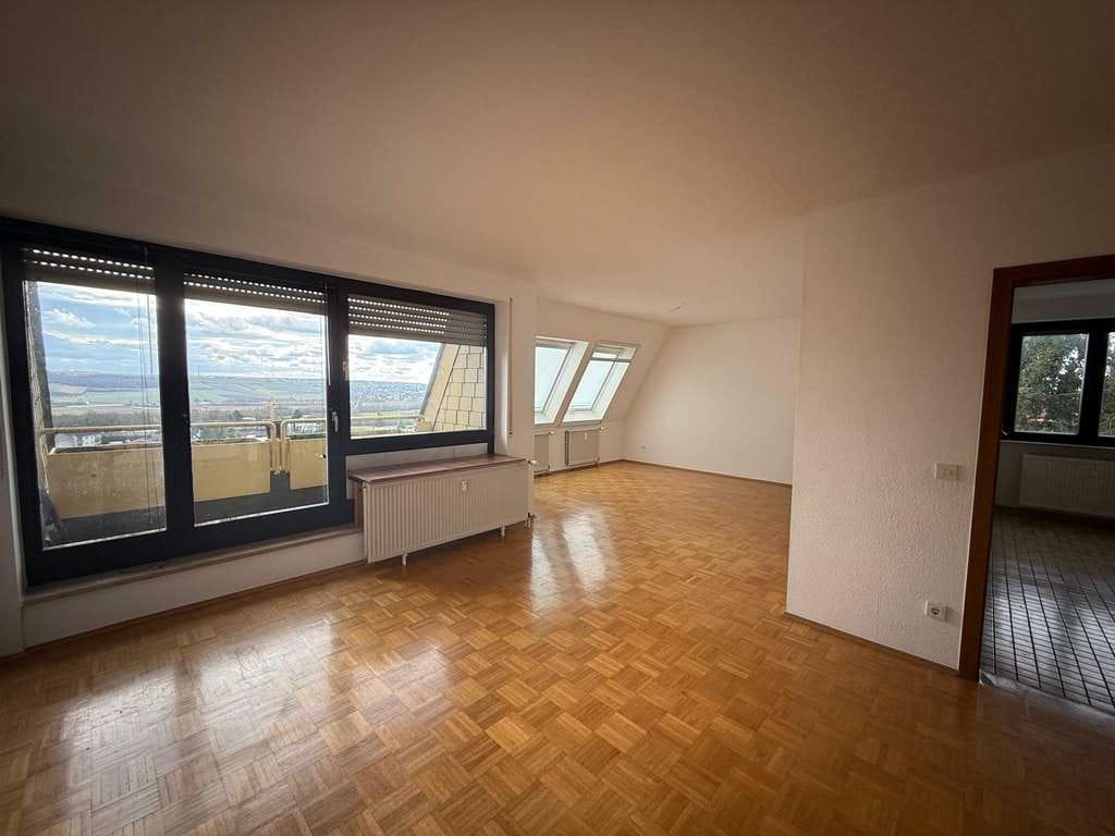 Immobilie in Ober-Olm - Großzügige 3 ZKBB-Wohnung in Ober-Olm mit schöner Aussicht - Bild 0