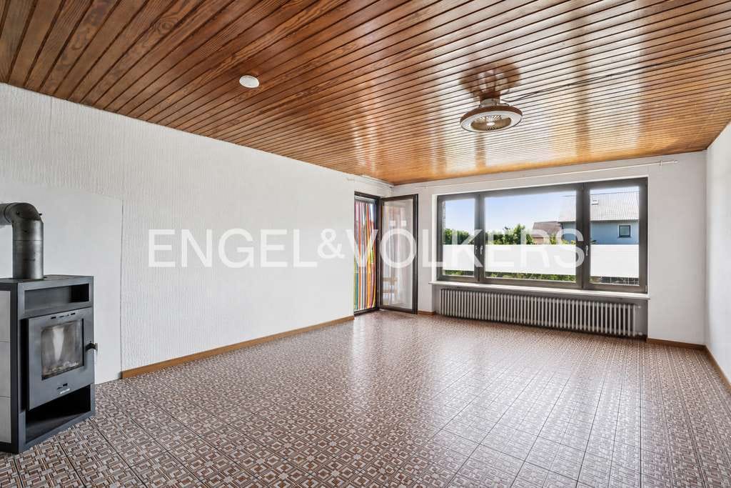 Immobilie in Nattheim - Freistehendes Einfamilienhaus mit Einliegerwohnung und großem Grundstück in Nattheim - Bild 2