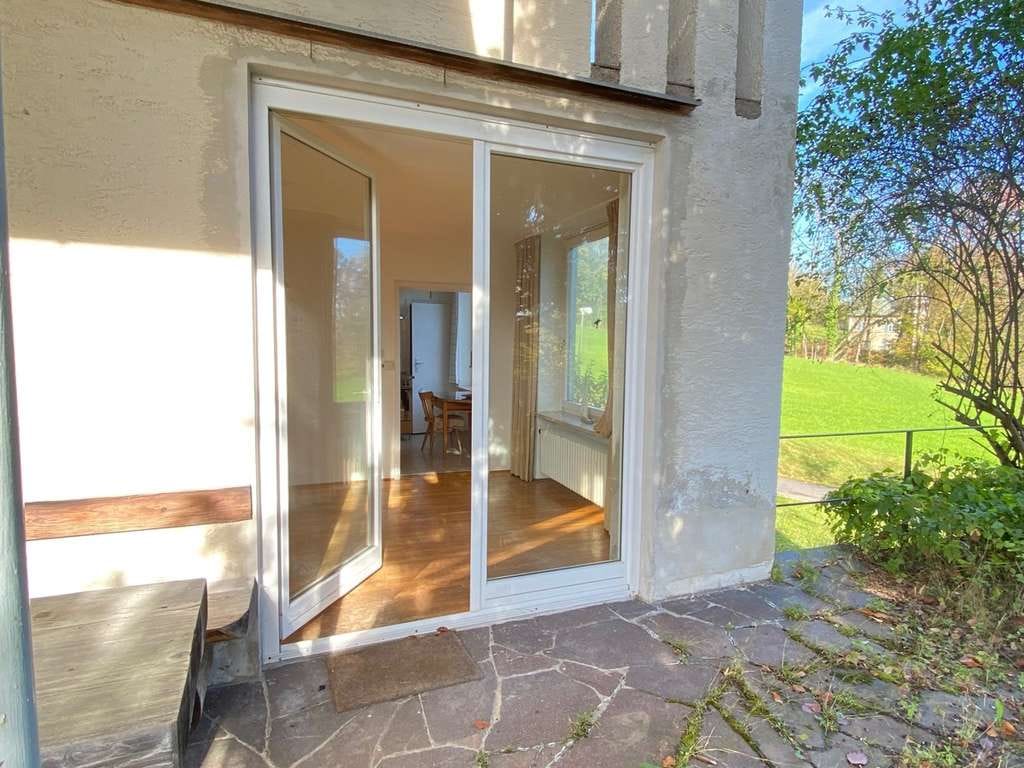 Immobilie in Rimsting - Prien am Chiemsee: Älteres EFH m. ca. 1.650 m2 Grund in herrlicher Randlage m. Berg- u. Seeblick! - Bild 4