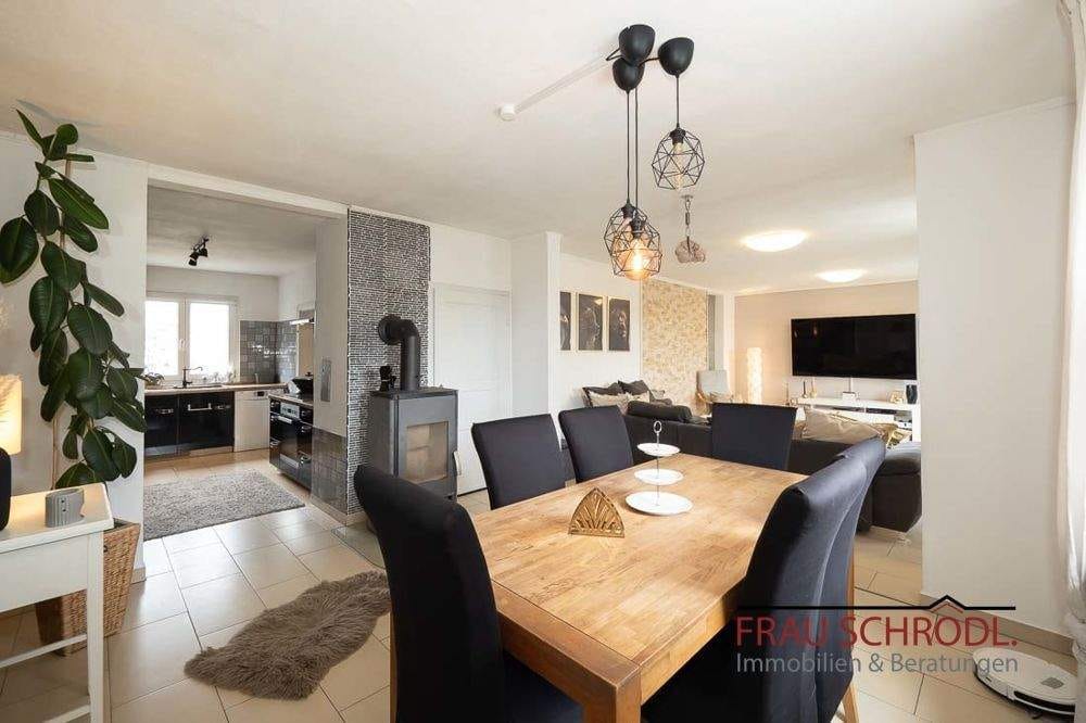 Immobilie in Mühlingen - Viel Platz, viel Geborgenheit - Ihr neues Familienzuhause mit Garten & Pool - Bild 3