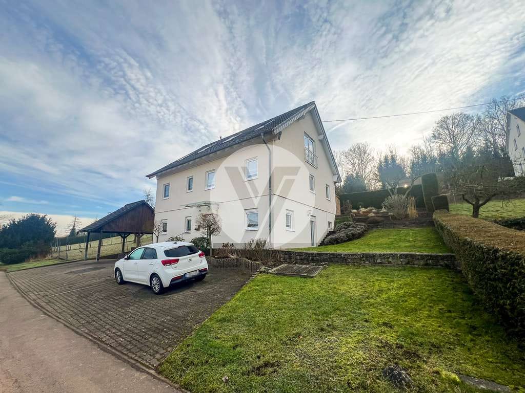 Immobilie in Föhren - Attraktives Mehrfamilienhaus mit 3ETW // Solide und gepflegte Immobilie in naturnaher Ortsrandlage - Bild 0