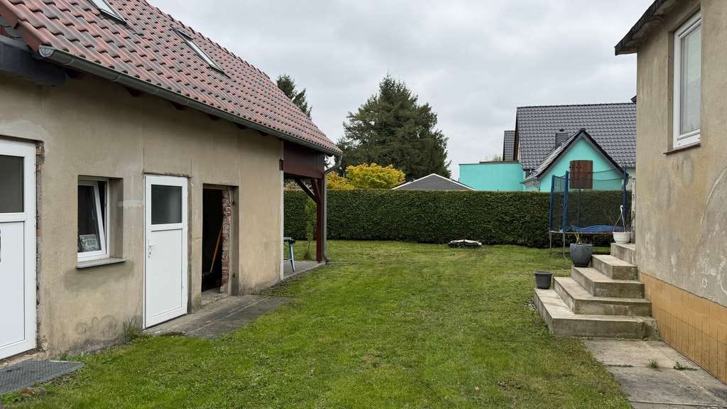 Immobilie in Lauchhammer - Freistehendes Einfamilienhaus mit Nebengebäude und sonnigem Grundstück - Bild 3