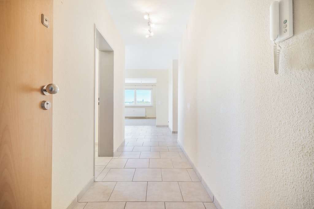 Immobilie in Rendsburg - Helle 4 Zimmer Eigentumswohnung mit sonniger Loggia, Weitblick und Fahrstuhl - Bild 4