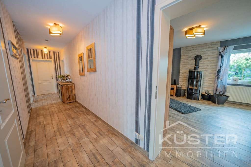 Immobilie in Obernkirchen - KÜSTER IMMOBILIEN präsentiert: PROVISIONSFREI FÜR DEN KÄUFER! Exklusives Wohnen mit viel Platz - Bild 1