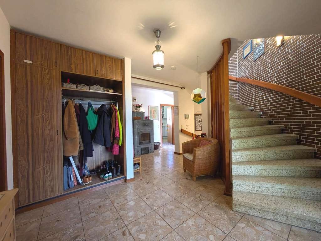 Immobilie in Sauensiek - Schick mit Knick!
Großes Einfamilienhaus mit Vollkeller auf fast 2000 m² im Grünen - Bild 2