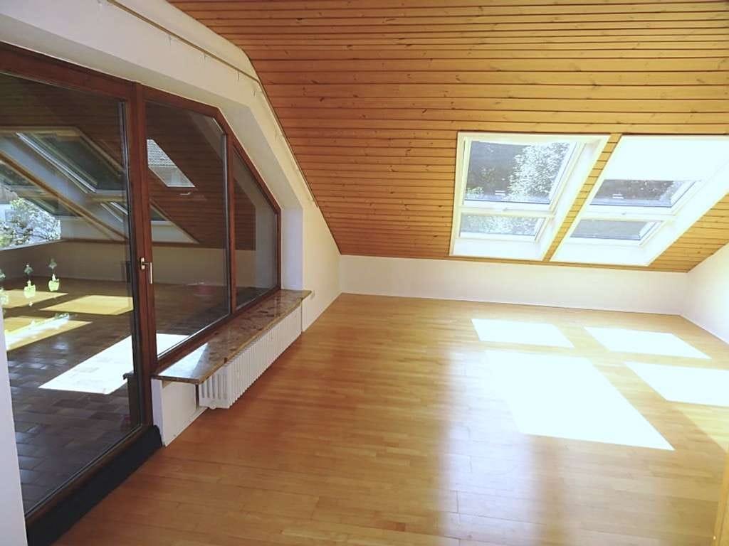Immobilie in Holzkirchen - *3,5-Zimmer Wohnung mit Südostloggia*
Kapitalanlage oder zum Selbstbezug in sehr guter Lage - Bild 3