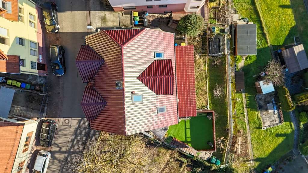 Immobilie in Ispringen - Modernisiertes Zweifamilienhaus mit Garten, Wintergarten & Vermietungseinheit - Bild 1