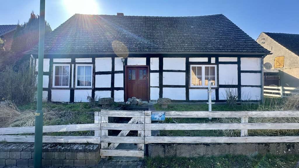 Immobilie in Siedenbollentin - Charmantes Fachwerkhaus mit großem Grundstück und viel Potenzial - Bild 0