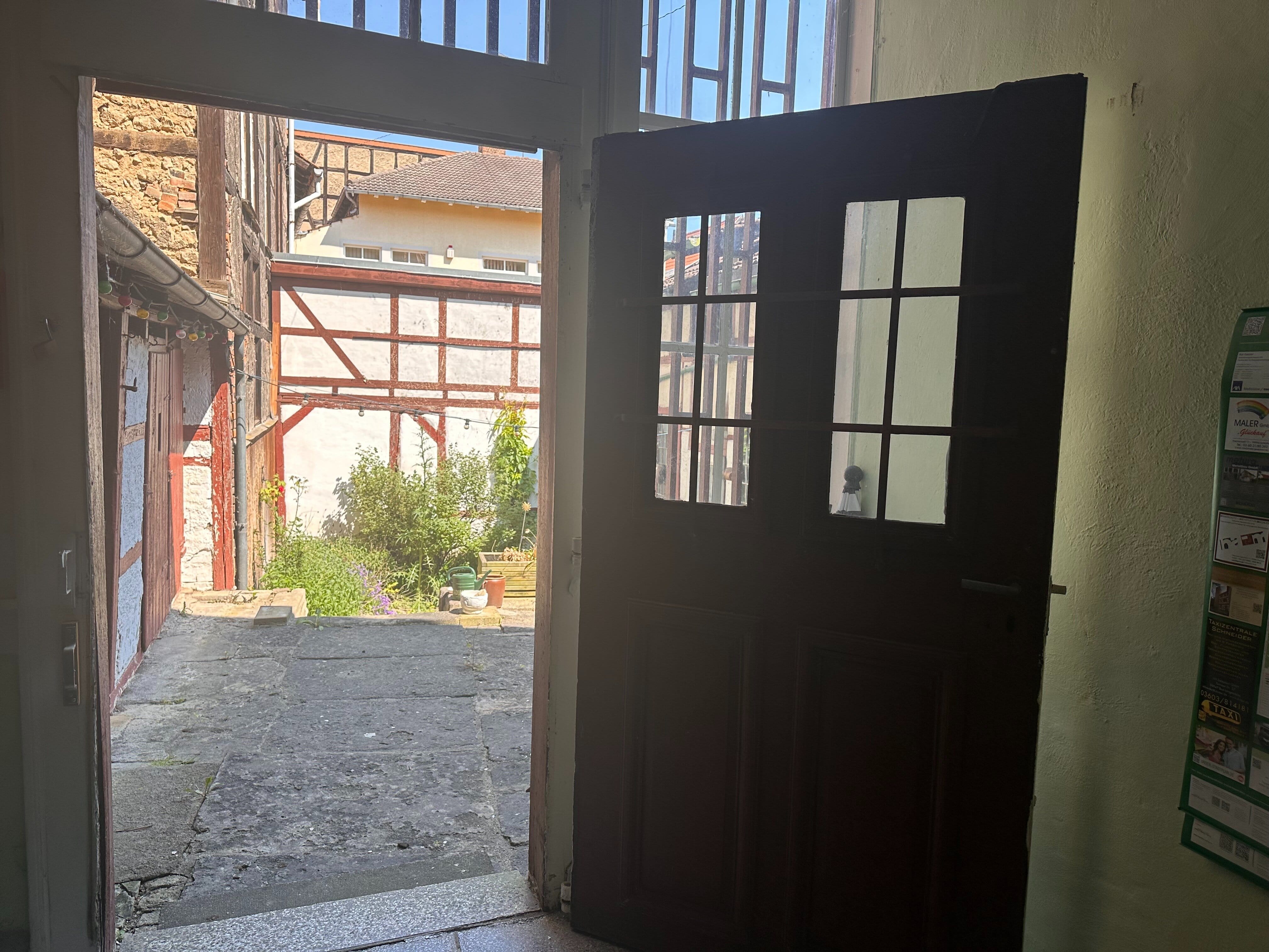 Immobilie in Mühlhausen - Charmantes Wohn- und Geschäftshaus mit Innenhof in bester Altstadtlage - Bild 1