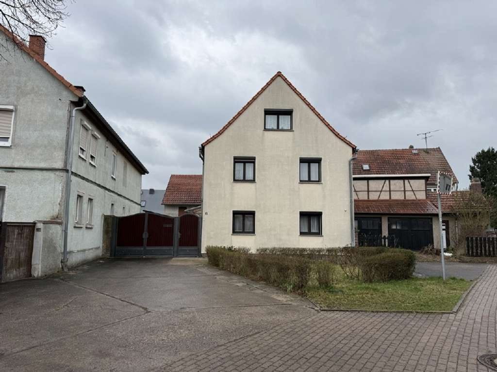 Immobilie in Drei Gleichen - Einfamilienhaus mit großem Nebengelass - Bild 0