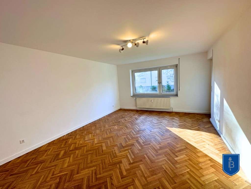 Immobilie in Metzingen - Attraktive Hochparterre-Wohnung mit Balkon und Garage - Bild 2
