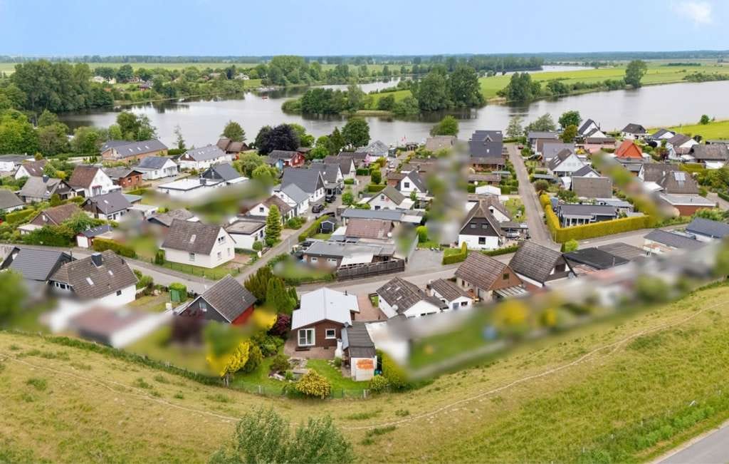 Immobilie in Hennstedt - Gepflegtes Ferienhaus in unmittelbarer Eidernähe in Hennstedt/Horst - Bild 1