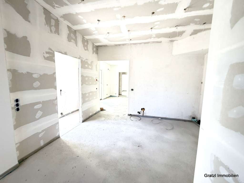 Immobilie in Kiefersfelden - Wohnen auf höchstem Niveau – Exklusives Fünf-Parteienhaus im Niedrigenergiestandard mit großem Grund - Bild 1