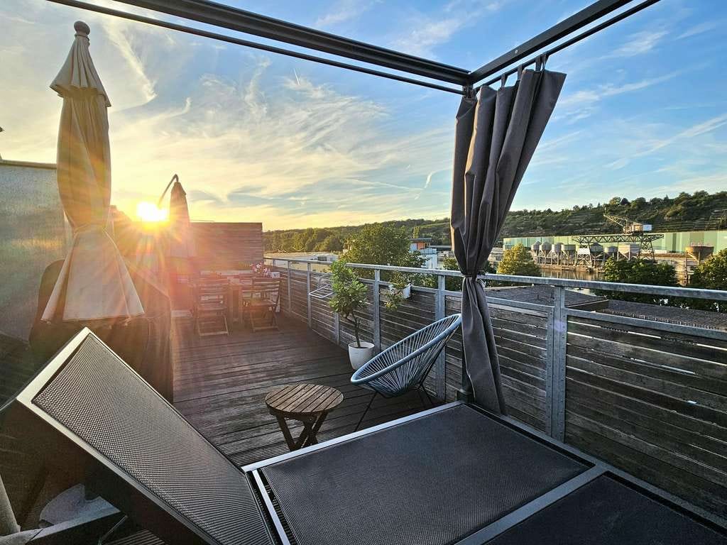Immobilie in Benningen am Neckar - Moderne Maisonette Wohnung mit traumhaftem Blick auf Neckar und Weinberge - Bild 0